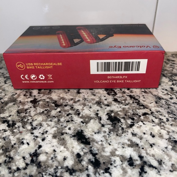 Volcano Eye Bicycle Taillight USB Rechargeable Clip-on Safety Light - Picture 5 of 8